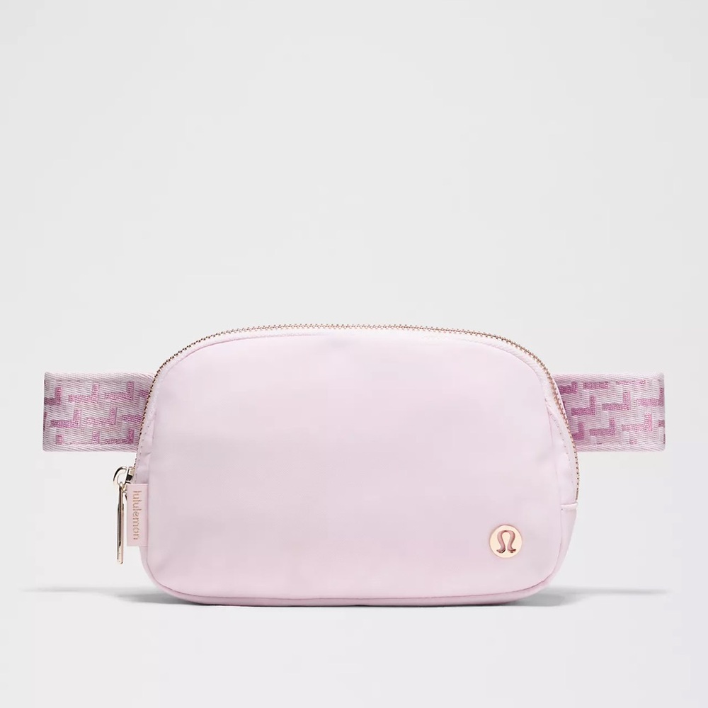 NWT Lululemon Everywhere Belt Bag 1L L Monogram Metallic Blissful Pink/Gold Rare